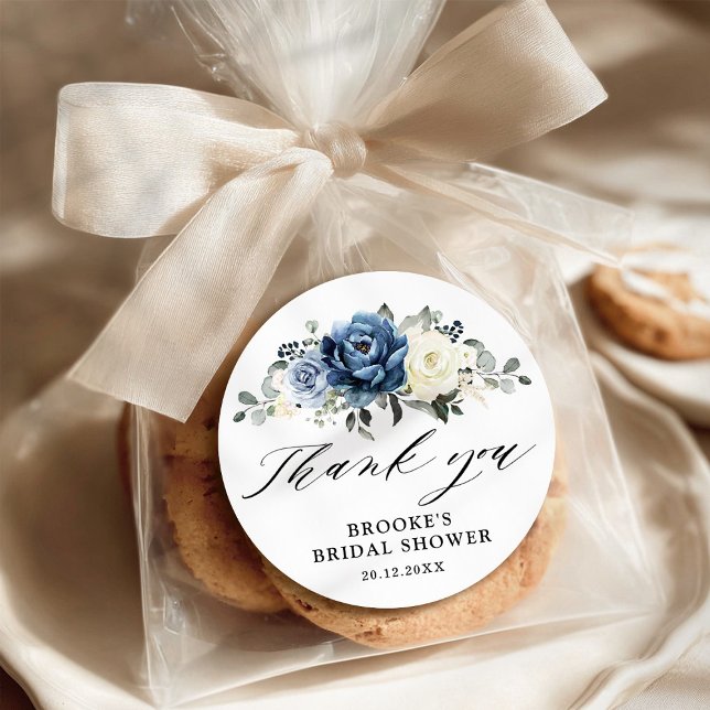 Adesivo Champanhe Azul Dusty Marinho Ivory Obrigado Clássi (Dusty Blue Navy Champagne Ivory Bridal shower Thank you Classic Classic Round Sticker)