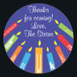 Adesivo Chanucá Stickers (1/2" ou 3") Coloridos<br><div class="desc">Etiquetas de Hanukkah, "Velas Felizes e Coloridas de Hanukkah." Personalize alterando o tamanho, estilo, cor e texto da fonte. Tantos usos: De e para os adesivos de presentes, Obrigado aos adesivos nas bolsas de tratamento, Tópicos de Bolo (colar no estojo pesado, colar na ponta do dente da fita na parte...</div>