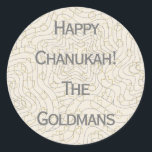 Adesivo Chanukah/Hanukkah "Dreidels/Stars"<br><div class="desc">Chanukah/Chanukkah "Dreidels and Stars" Mancham-se. Silver e Dourados "Dreidels and Stars" Divirtam-se usando estes adesivos como topos de bolo, etiquetas de presentes, fechos de malas ou o que quer que seja que enche suas festividades! Personalize eliminando "Feliz Chanukah Os Goldman" e adicionando suas próprias palavras, usando seu estilo de fonte,...</div>