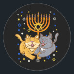 Adesivo Chanukah judeu Menorah Kitten Engraçado Cat Hanukk<br><div class="desc">Chanukah judeu Menorah Kitten Engraçado Cat Hanukkah</div>