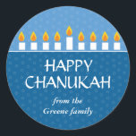 Adesivo Chanukah Menorah<br><div class="desc">Melhor Prêmio de hoje - 14 de setembro de 2010 Acenda a menorah e compartilhe sua alegria com Chanukah. Um cartões de fotos que mostra seus entes queridos coroados por uma menorah Chanukah totalmente iluminada. Todo texto é personalizável e se posiciona contra painéis de azul-real e azul-claro com um padrão...</div>