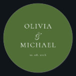 Adesivo Chic Script Forest Green Minimalist Wedding<br><div class="desc">Add a personal and elegant touch to your wedding favors, envelopes, or packaging with this minimalist round sticker featuring your custom name in a graceful script font. Designed to complement a modern and timeless wedding theme, this classic forest green and white design pairs beautifully with any part of your celebration....</div>
