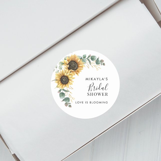 Adesivo Chuva de Noiva de Flores de Girassol Eucalipto (Floral Sunflower Eucalyptus Green Bridal Shower Round Sticker)