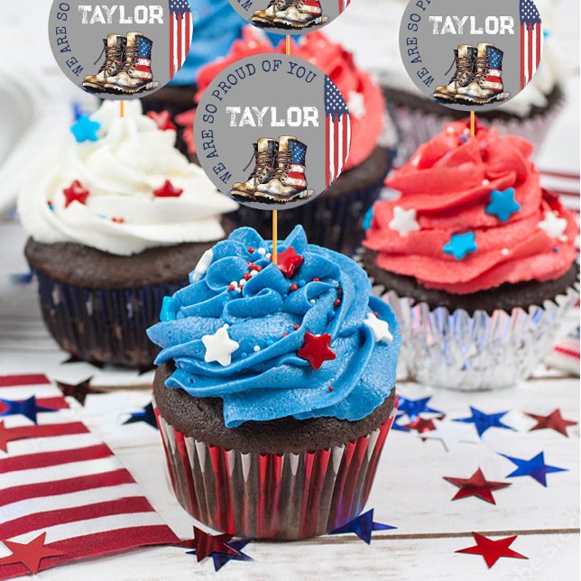 Adesivo Cinzas de Bandeiras de Botas Militares Indo Festa (Gray patriotic US flag combat boots proud personalized name army military party cupcake pick sticker)