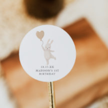 Coelhinho doce com balão de coração Primeiro Anive