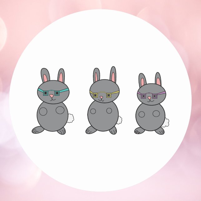 Adesivo Coelhos cinzas Vestindo Óculos (A cute sticker with three gray bunny rabbits wearing glasses.)