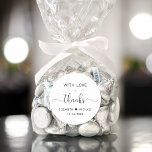 Adesivo Com Casamento De Amor Obrigado<br><div class="desc">Obrigado elegante que você cola para seus favores de recepção de casamento e cartas de agradecimento que incluem "Com amor   Obrigados" em uma simples tipografia moderna e um roteiro na moda elegante com baloiços,  seus primeiros nomes se juntaram por um coração e sua data de casamento.</div>