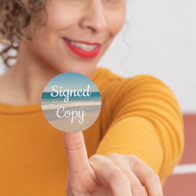 Adesivo Cópia assinada por foto à margem (Local authors can use their own photo to personalize these autographed copy stickers.)