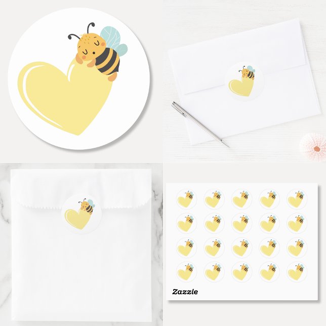 Adesivo Coração amarela com bebê fofo dormindo Bumblebee (Criador carregado)