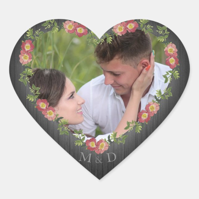 Adesivo Coração Coração Floral de Madeira Rústica (Frente)