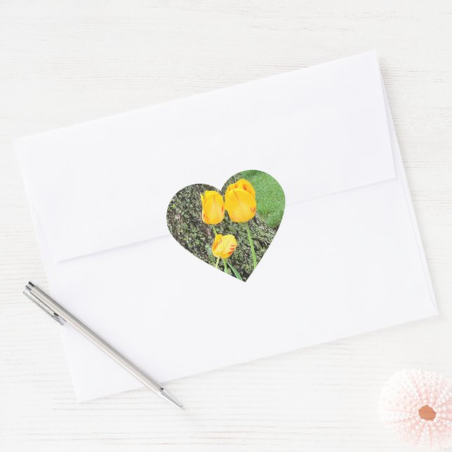 Adesivo Coração Três Tulipas Amarelas / (Envelope)
