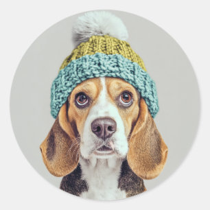 Adesivo Cozy Beagle em um chapéu de inverno