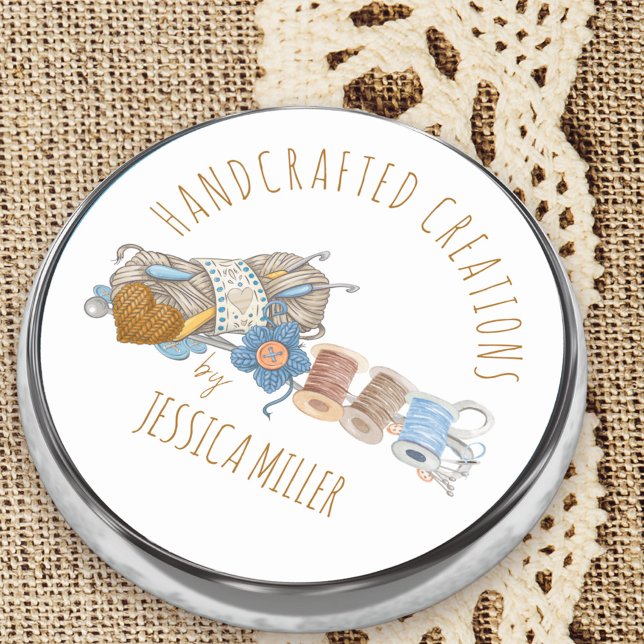Adesivo Criações artesanais por | Fios e costura brancos (Handcrafted Creations labels ideal for handmade, sewing, knitted or crochet items)