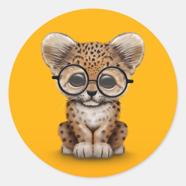 Adesivo Cubo Leopardo Bonito Vestindo Óculos em Amarelo (Frente)