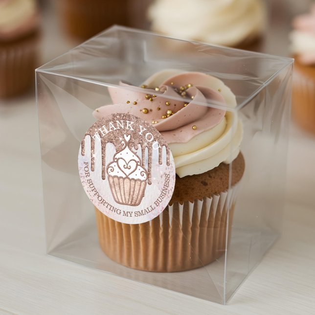Adesivo Cupcake de pastelaria Glitter Rosa de Colher Colas (Pastry Bakery Cupcake Glitter Rose Gold Pink Drips Classic Round Sticker)