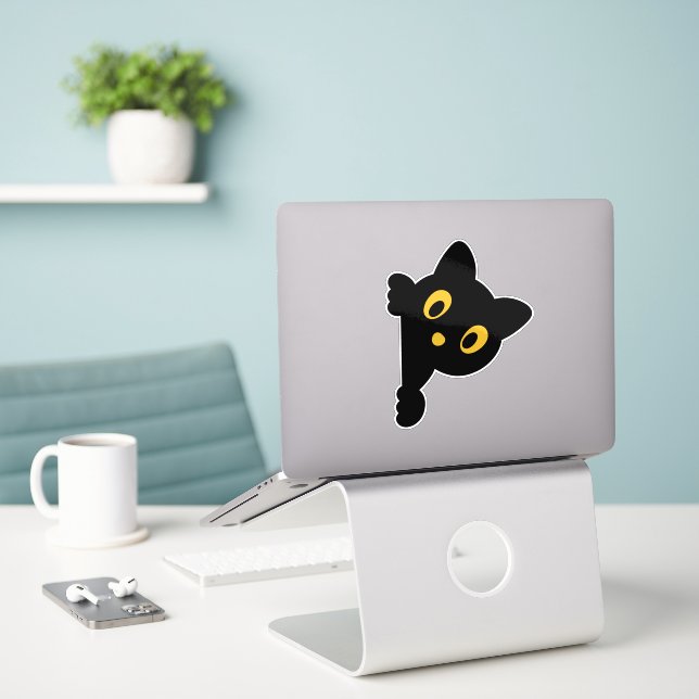 Adesivo Cute Cat Sticker – Adorable Design (Laptop na mesa)