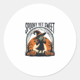 Adesivo Cute Halloween Witch Assustador, mas Doce Camiseta