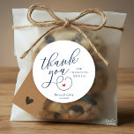 Adesivo Cute Little Heart Wedding Gifts Thank You<br><div class="desc">Modern Wedding Minimal Thank You Gifts Classic favor Round Sticker,  in creative classy script,  cute little heart,  with bride and groom name and wedding date,  navy blue theme.</div>