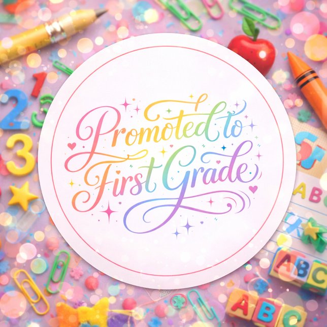 Adesivo Cute Rainbow “Promoted to First Grade” Design (Criador carregado)