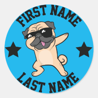 Adesivo Dabbing Tan Pug First Sobrenome