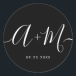 Adesivo Data de Casamento Personalizado do Script Monogram<br><div class="desc">Elevem seus detalhes de casamento com o texto branco do adesivo de Data de Casamento Personalizada do Monograma Minimalista. Este adesivo elegante e personalizado adiciona um toque de sofisticação à sua papelaria de casamento, permitindo que você mostre seu monograma e data de casamento de uma forma simples, mas impactante. O...</div>