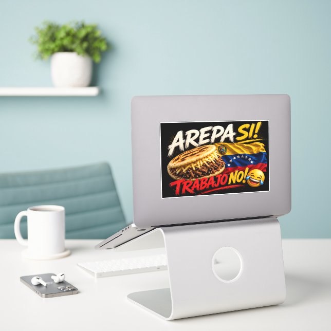 Adesivo de comida venezuelana engraçada (Laptop na mesa)