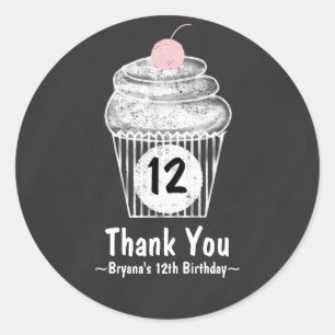 Adesivo de Favor de Festa de Aniversário de Cupcak