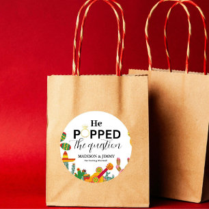 adesivo de festa de noivado, ele fez a pergunta