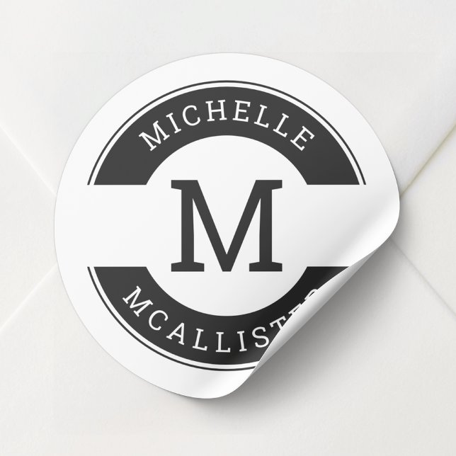 Adesivo de Inicial de Monograma Preto e Branco Mod (Modern Black and White Monogram Initial Sticker)