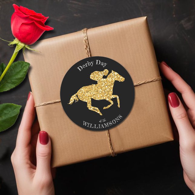Adesivo Derby Dourado Cavalo de Corrida a Preto (Gold Glitter Race Horse on Black Derby Classic Round Stickers)