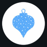 Adesivo Design de Natal Azul e Branco.<br><div class="desc">Um design de férias simples e agradável em azul e branco. Esta é uma na moda de uma bola de Natal com um padrão estelar.</div>