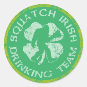Adesivo Dia de São Patrício Squatch Irish Bebendo Team