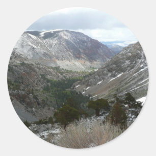 Adesivo Dirigindo pelas montanhas Snowy Sierra Nevada