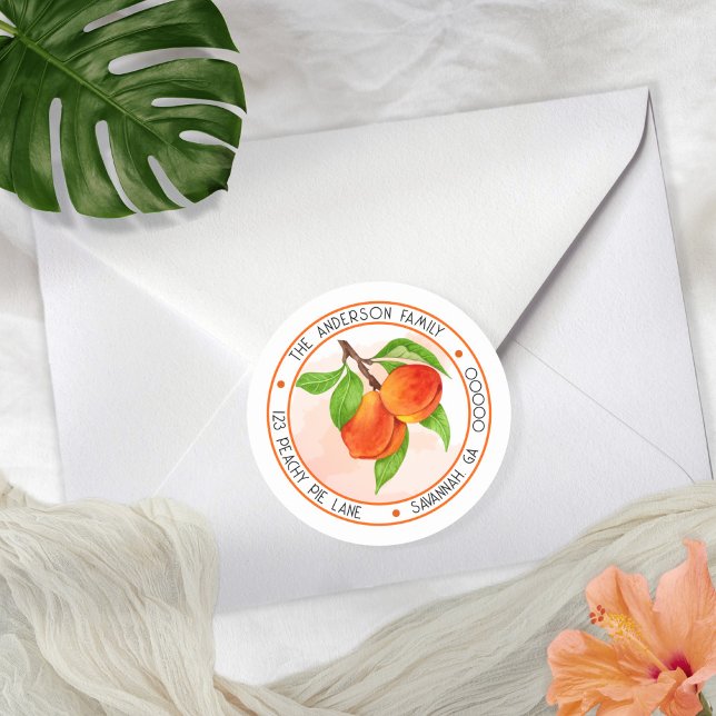 Adesivo Doce círculo de endereço de devolução de pêssegos  (Everything is coming up peaches in this watercolor peach branch return address envelope seal design.)