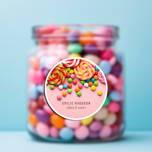Adesivo Docinho, Compro de bolos, Compro de pastelaria (Candy Sweet, Cake Shop, Pastry Shop Classic Round Sticker #candysweet #bubblegum #birthdaypartykids)
