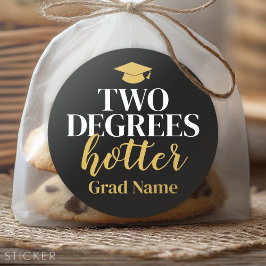 Adesivo Dois graus mais quente - Nome e Boné do Formando -