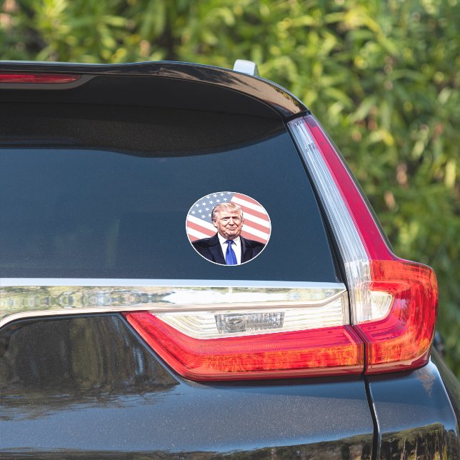 Adesivo Donald Trump na bandeira americana (Lado do carro)