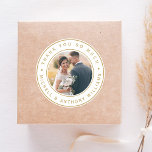 Adesivo Dourada Foto do casamento moderno Obrigado<br><div class="desc">Esta obrigado de casamento que você cola apresenta quadros de círculo dourados com uma fotografia e uma simples caligrafia.</div>