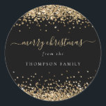 Adesivo Dourada Glitter Borders Nome Merry Christmas Black<br><div class="desc">Dourada Glitter Borders Nome Feliz Natal Preto. Um brilho na borda está no topo e no fundo, e Feliz Natal está em um script de escrita manual em preto clássico. Personalize facilmente o texto para seus próprios detalhes. Você também pode alterar as cores do texto e do plano de fundo...</div>