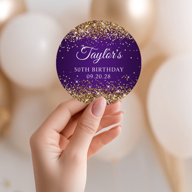 Adesivo Dourada Glitter Royal Purple 50º Aniversário (Gold Glitter Royal Purple 50th Birthday Classic Round Sticker)