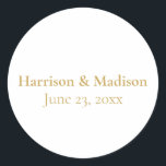 Adesivo Dourado Monograma elegante guião personalizada fav<br><div class="desc">Dourado Monograma elegante script personalizado favorece o Classic Round Sticker. personalize o texto A presente de casamento favorece o Classic Round Sticker Maiúsculos,  fundo branco</div>