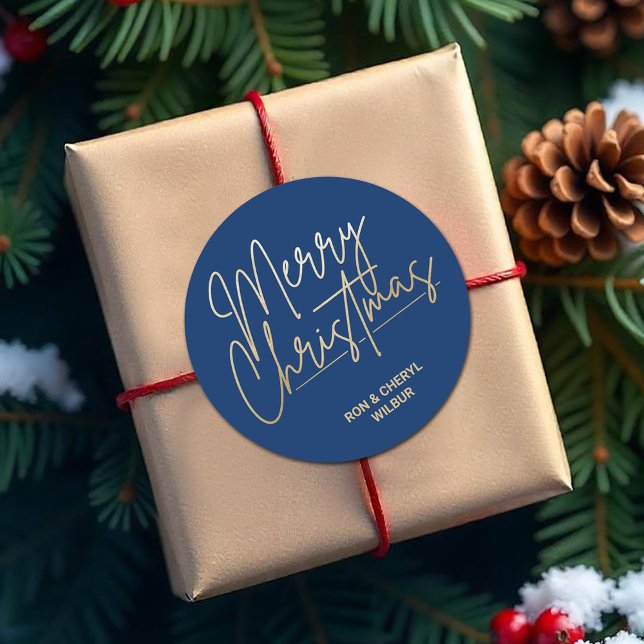 Adesivo Dourado roteiro Feliz Natal em Azul (Merry Christmas in gold script on blue 3" round stickers)