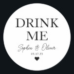 Adesivo DRINK ME Dessert Candy Heart Bar<br><div class="desc">Um Clássico Negro Obrigado Vestido de Casamento com "Beba-me" em uma fonte elegante moderna clássica. Você pode personalizá-lo facilmente com seus nomes e data de casamento.</div>