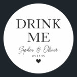 Adesivo DRINK ME Dessert Candy Heart Bar<br><div class="desc">Um Clássico Negro Obrigado Vestido de Casamento com "Beba-me" em uma fonte elegante moderna clássica. Você pode personalizá-lo facilmente com seus nomes e data de casamento.</div>