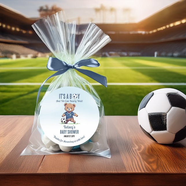 Adesivo É um Chá de fraldas de jogador de esperanças de me (Blue "It's A Boy and We Can Bearly Wait!" Teddy Bear Soccer Player Boy Baby Shower Favor Sticker)