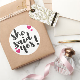 Adesivo Ela Disse Sim! Celebração de Noivado - Romântico