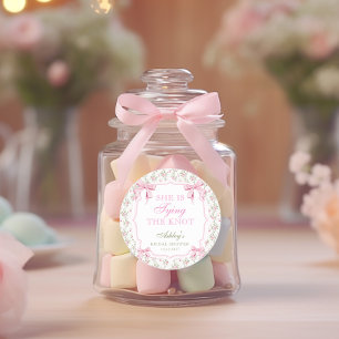 Adesivo Ela Está Amarrando o Laço Rosa Vintage