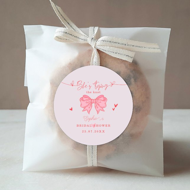 Adesivo Ela Está Dando o Nó Rosa Bege Chuveiro de Noiva (Criador carregado)