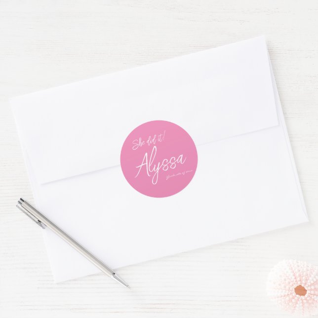 Adesivo Elegant Light Pink Graduation Party She Did It (Envelope)