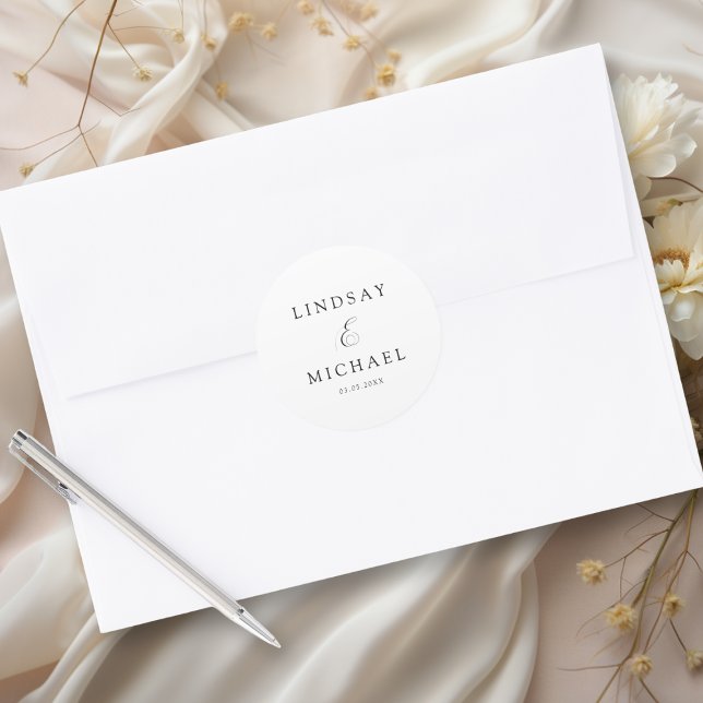 Adesivo Elegant Royal White Script Wedding (Elegant Royal White Script Wedding Classic Round Sticker)